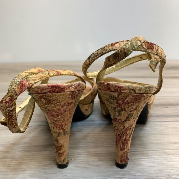 Mudd Y2K Retro Women’s 7M Sandals Strappy Block Heels Floral Tapestry Platforms - Picture 4 of 11